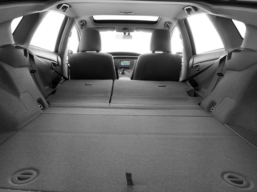  Toyota Prius 2011 года  (фото 9 из 36)